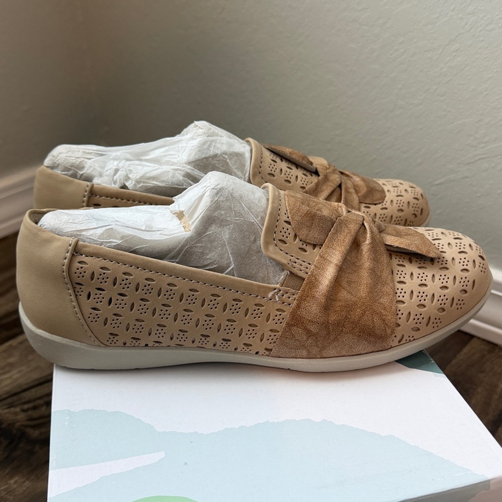 Earth Origins Finley Slip On - size 7 - Picture 6 of 8